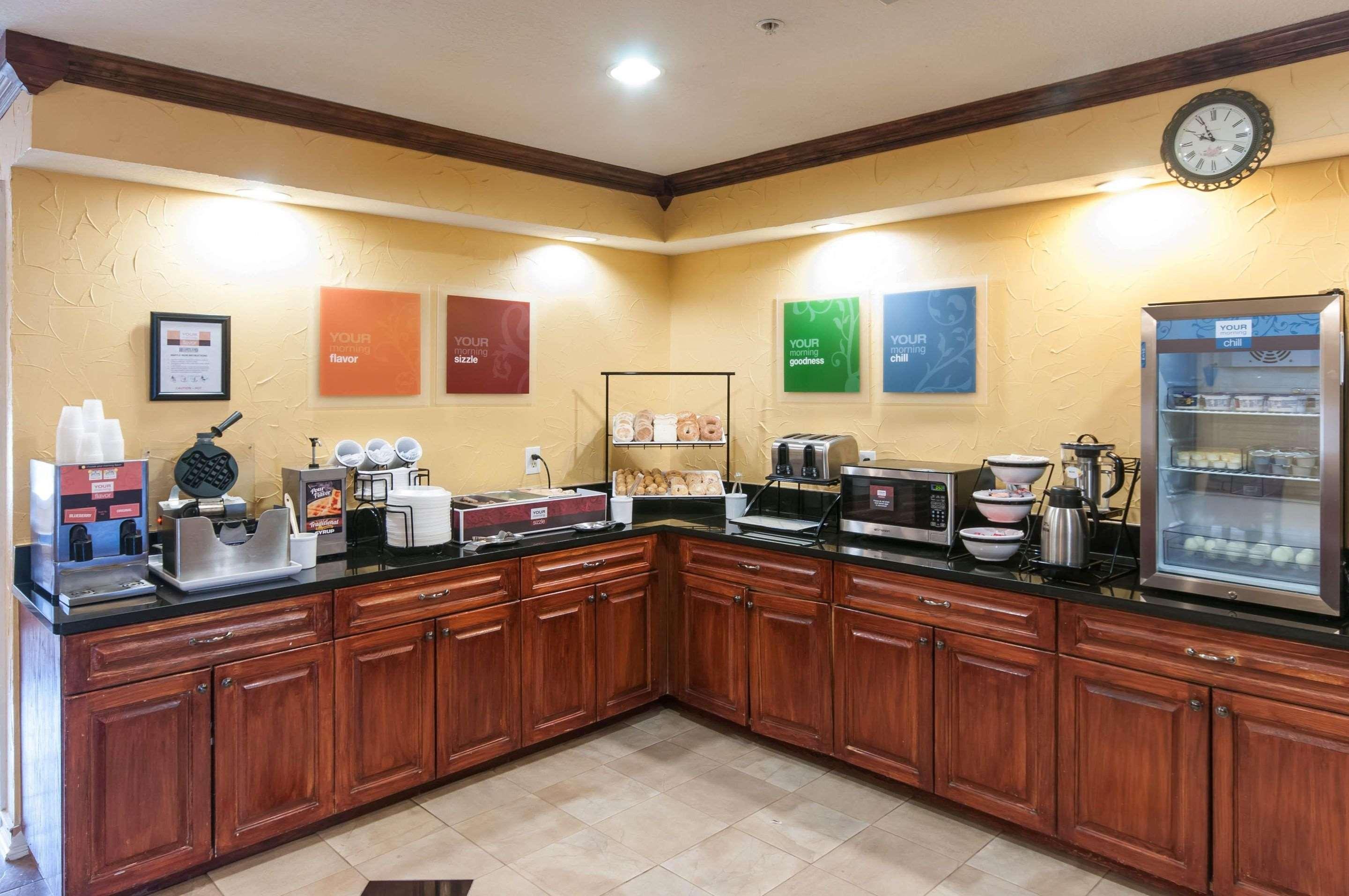 Hotel Comfort North Conroe